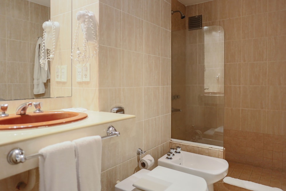 Superior Double Room Single Use, 1 Double or 2 Twin Beds photo 3