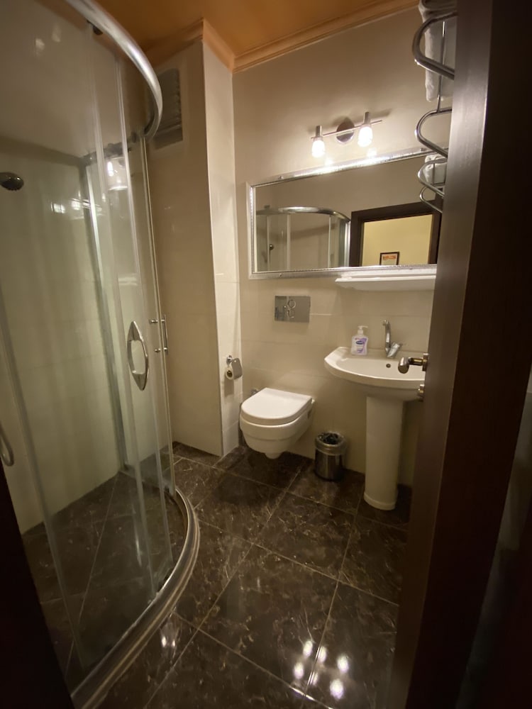 Standard Double Room - Photo 21