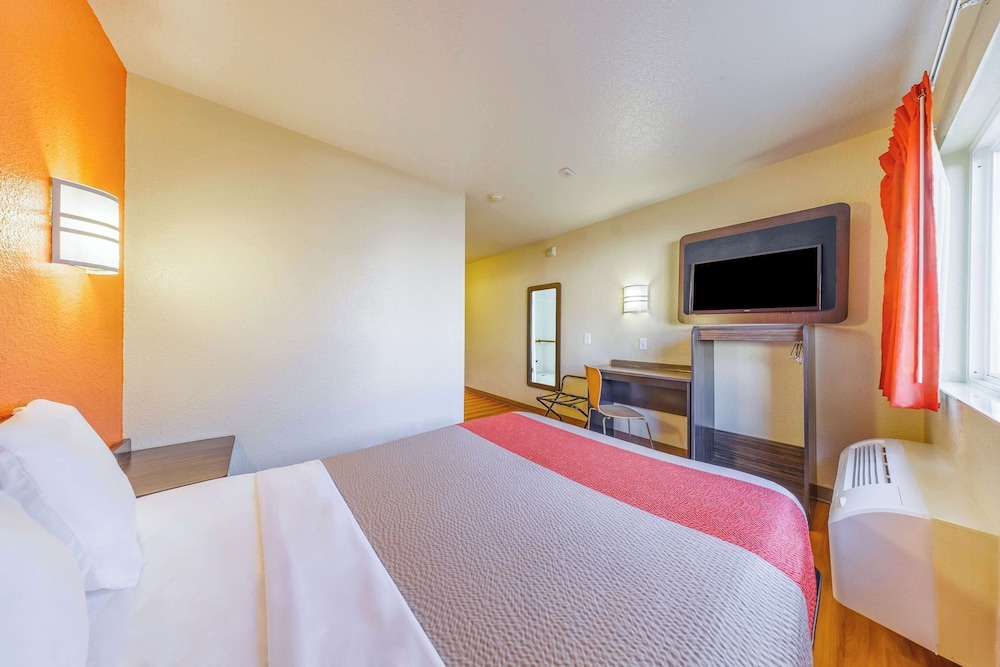 Deluxe Room, 1 Double Bed, Accessible, Non Smoking - Photo 3