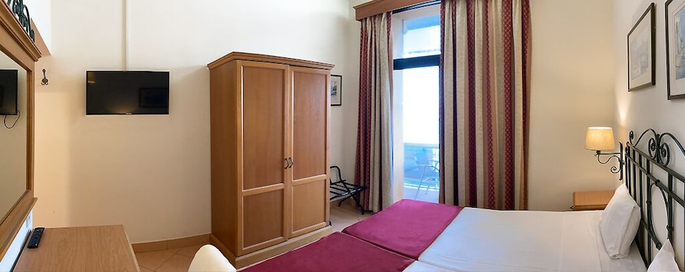 Twin Room, Sea View - Photo 3
