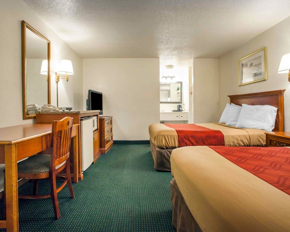 Senior Room, 2 Double Beds, Non Smoking - Photo 1