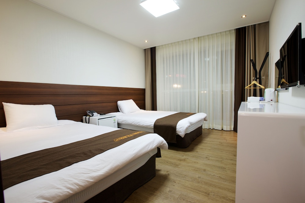 Family Twin Room