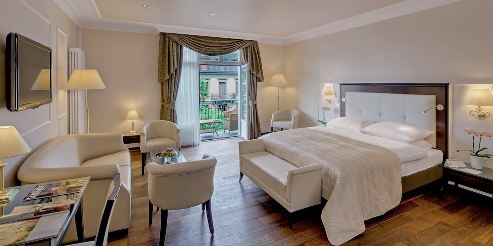 Junior Suite, 1 Queen Bed - Photo 5