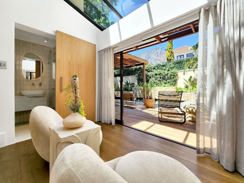 Luxury Room, Pool View