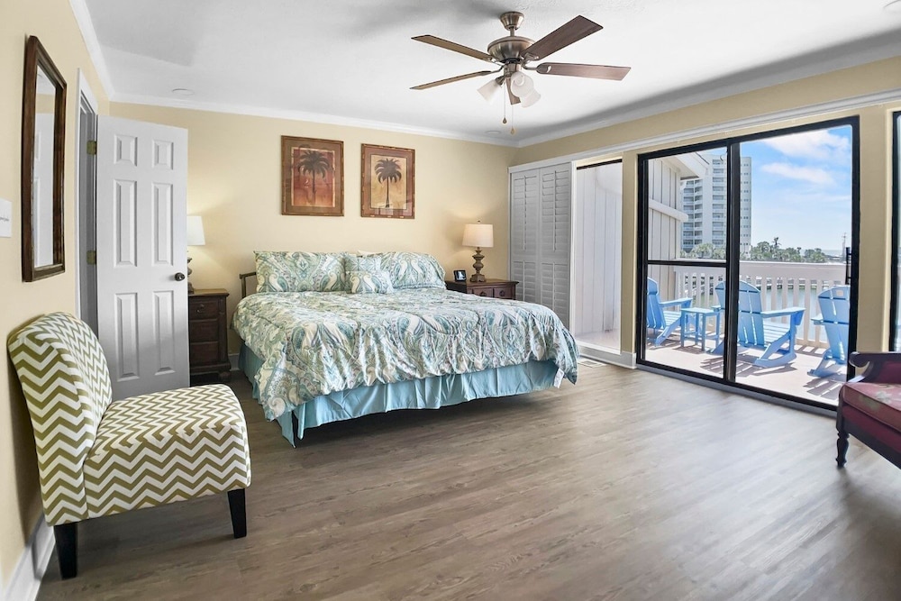 Condo, 3 Bedrooms photo 1