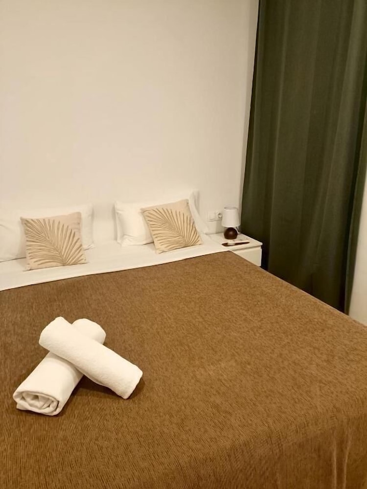 Budget Double Room photo 3