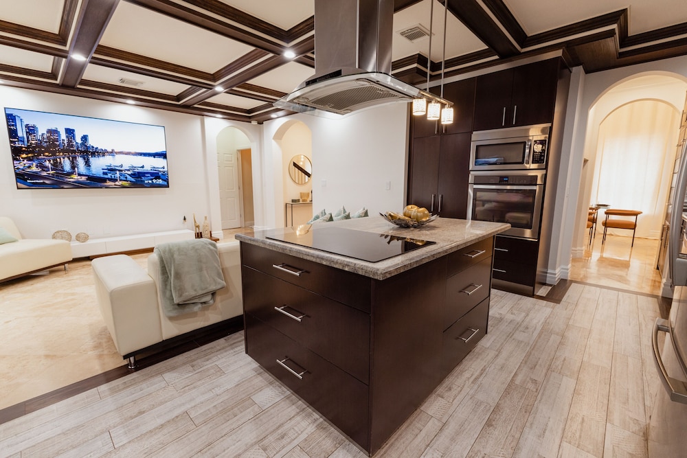 Miami Getaway Heated Pool House & Pool Table Villa, Foto 30