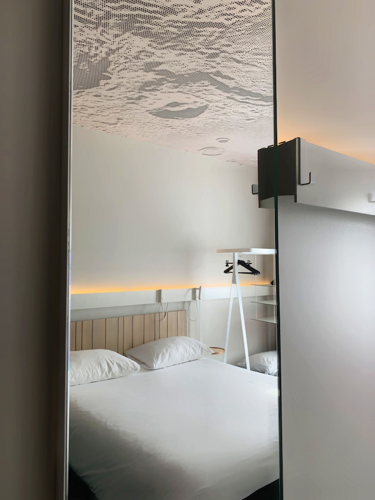 Standard Room, 1 Double Bed - Photo 4
