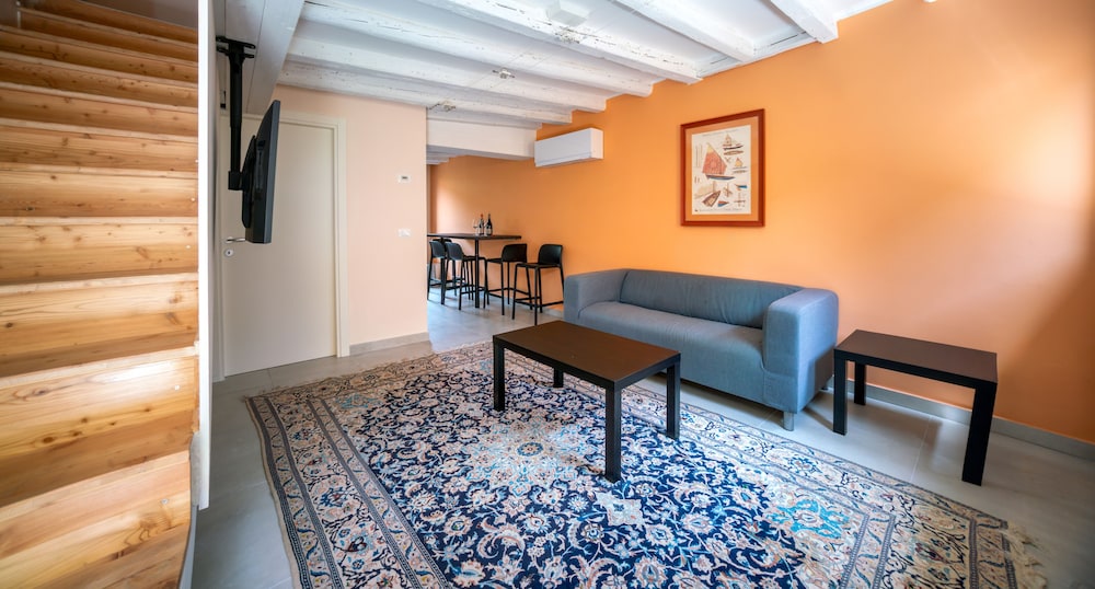 Train Station Apartment (Different address) photo 1
