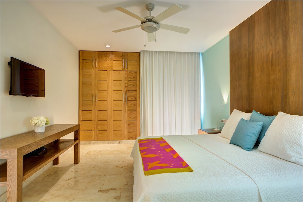 Luxury Condo, 1 Bedroom, Non Smoking, Balcony