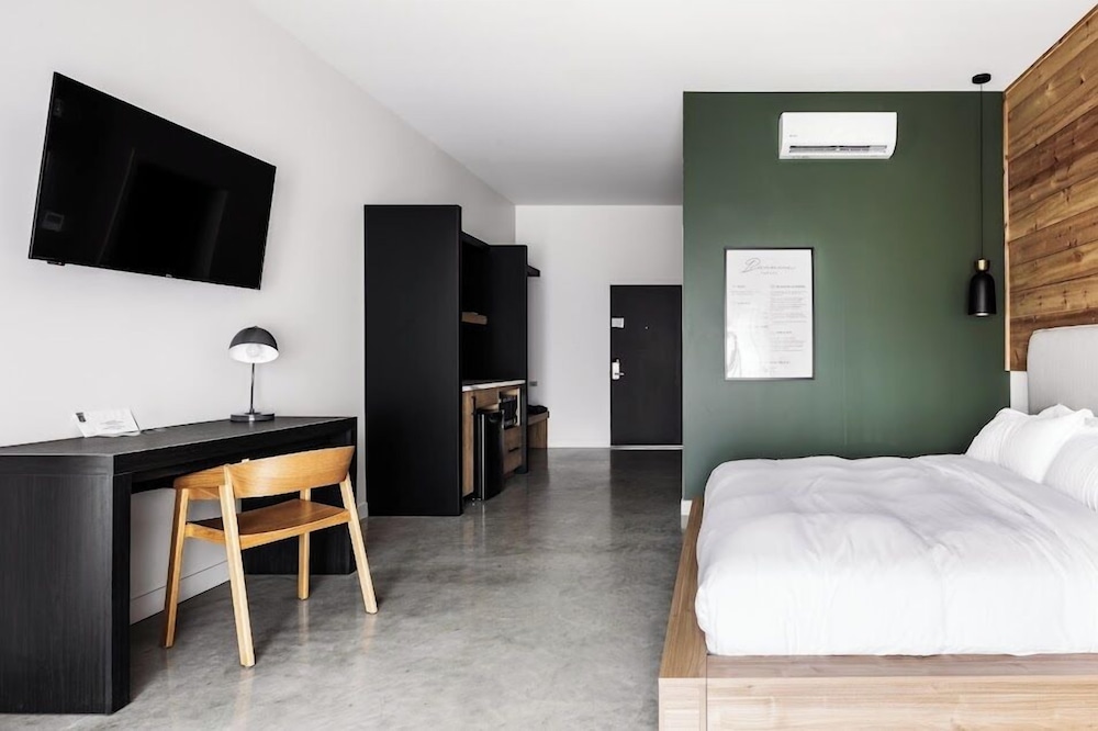 Standard Room, 2 Queen Beds, Golf View photo 3
