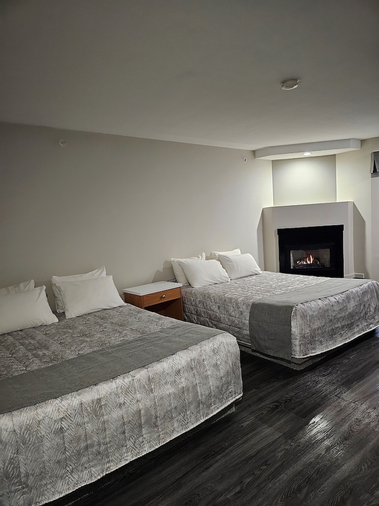 Standard Double Room, 2 Queen Beds
