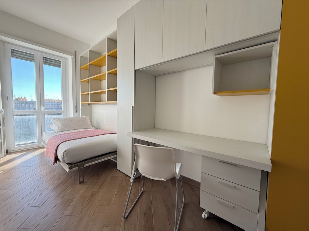 Apartment, Balcony, City View