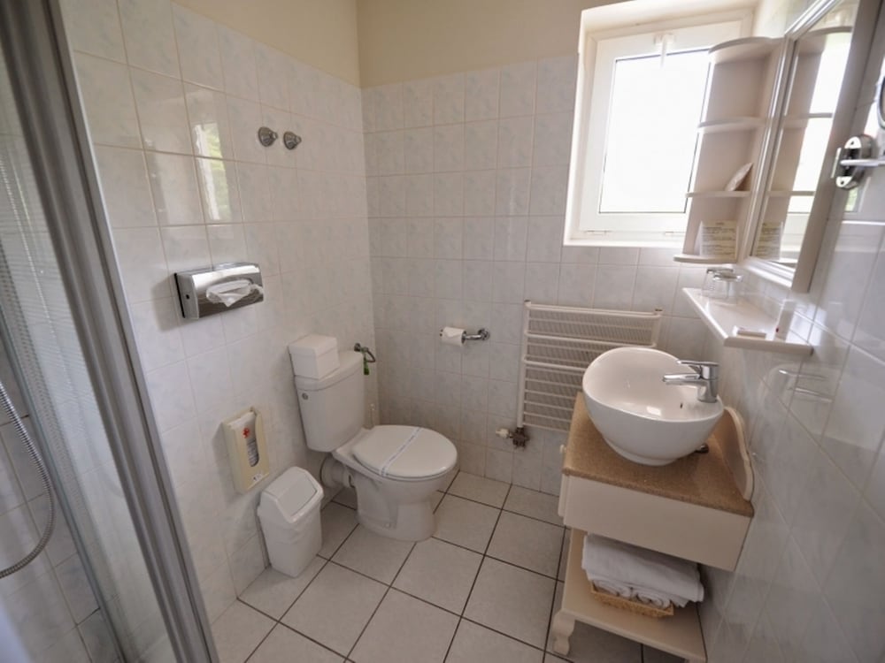 Basic Double Room - Photo 4