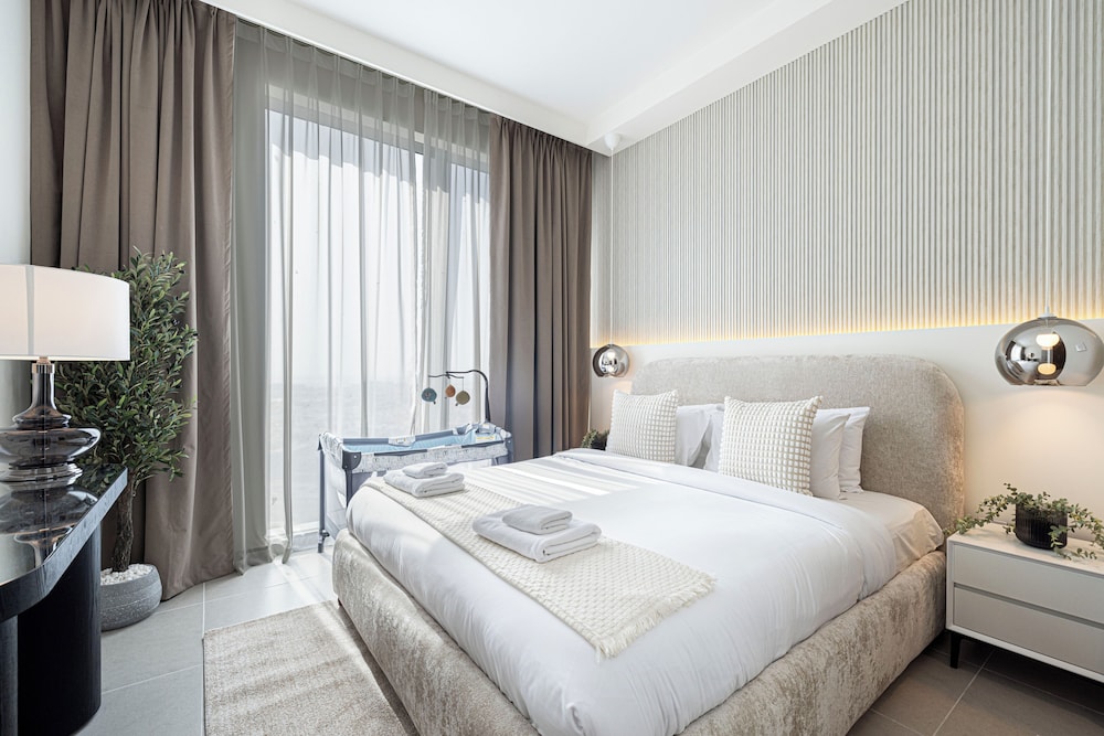 Luxury Apartment photo 2