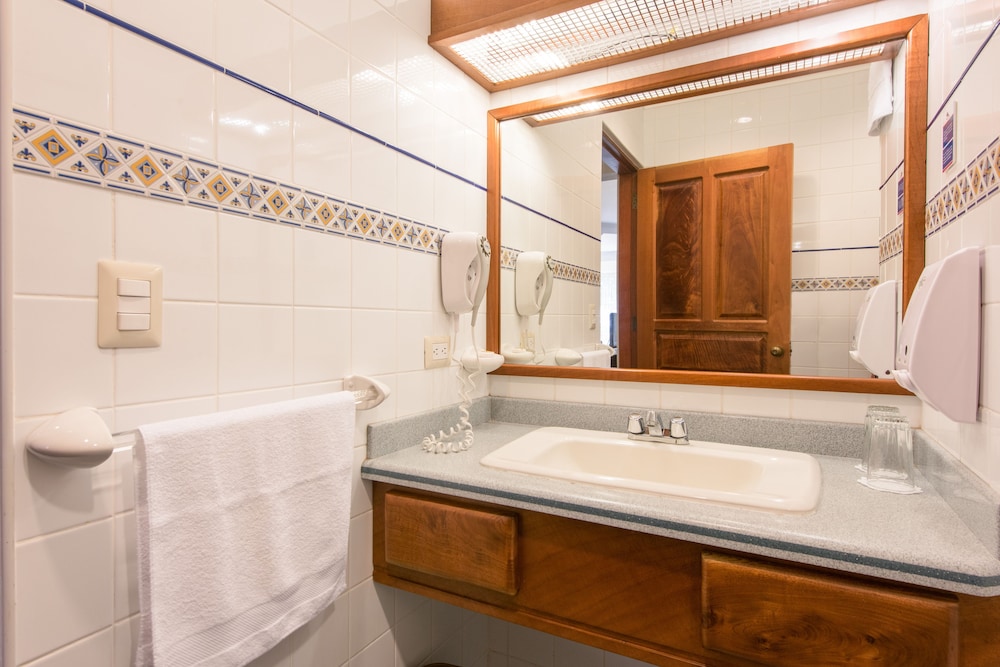 Standard Room, 2 Double Beds, Mountain View - Photo 11