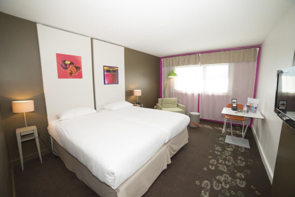 Standard Room, Multiple Beds photo 3