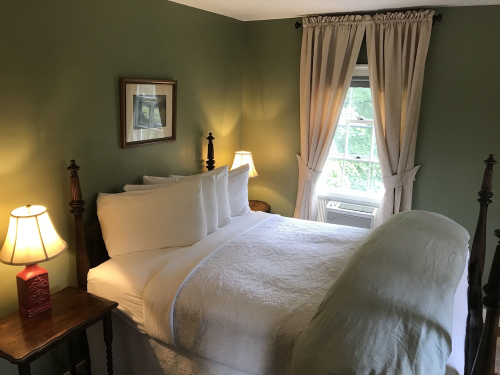 Standard Double Room, Ensuite (Chittenden) photo 2