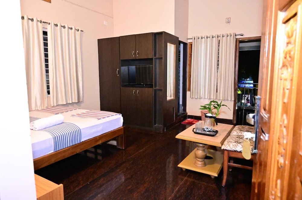 Classic Double Room, Balcony, City View
