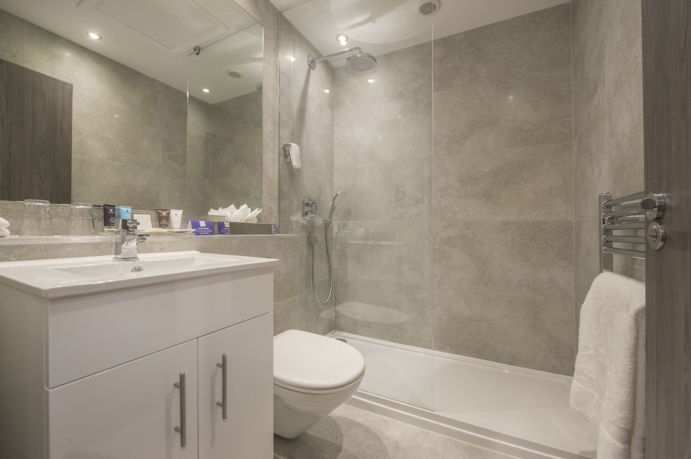 Suite, 1 Bedroom (Freestanding Bath) - Photo 11