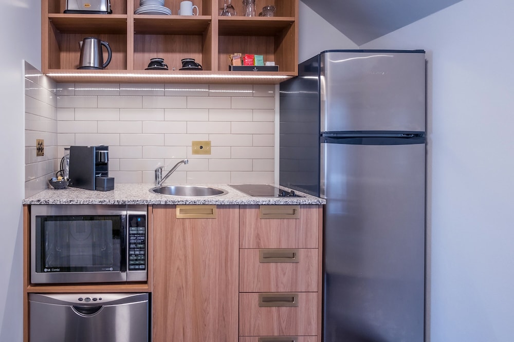 Two Bedroom Kitchen Apartment - Photo 11