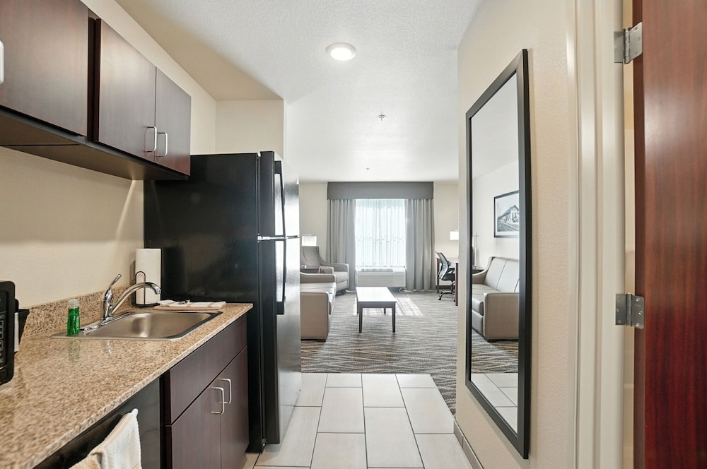 Suite, Multiple Beds, Non Smoking (Extended Stay) - Photo 1