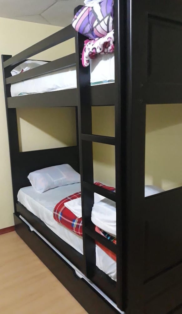 Economy Room, Multiple Beds photo 3