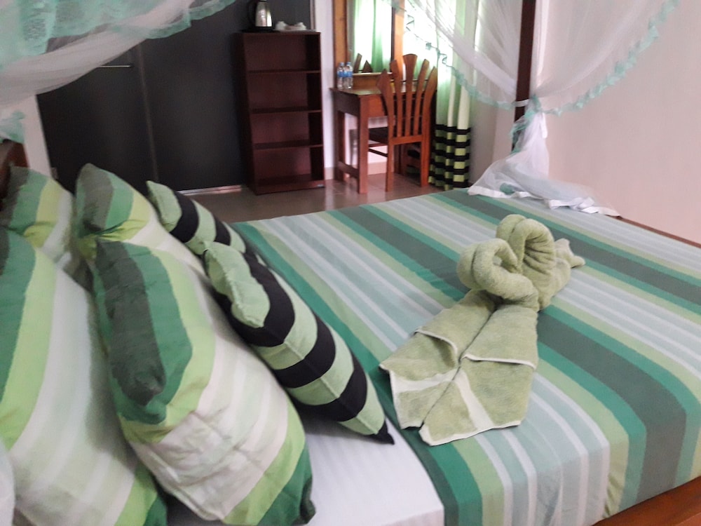 Deluxe Triple Room, 1 Queen Bed photo 3