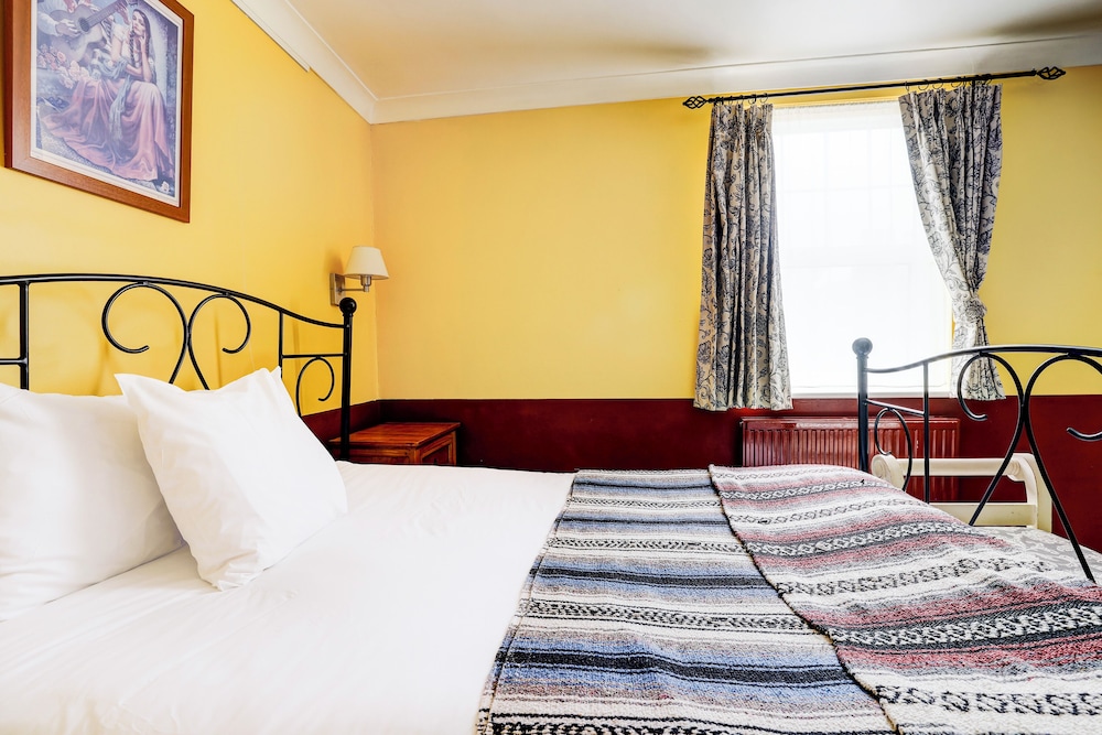 Standard Twin Room - Shared photo 2