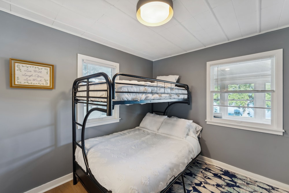 House (2 Bedrooms) photo 3