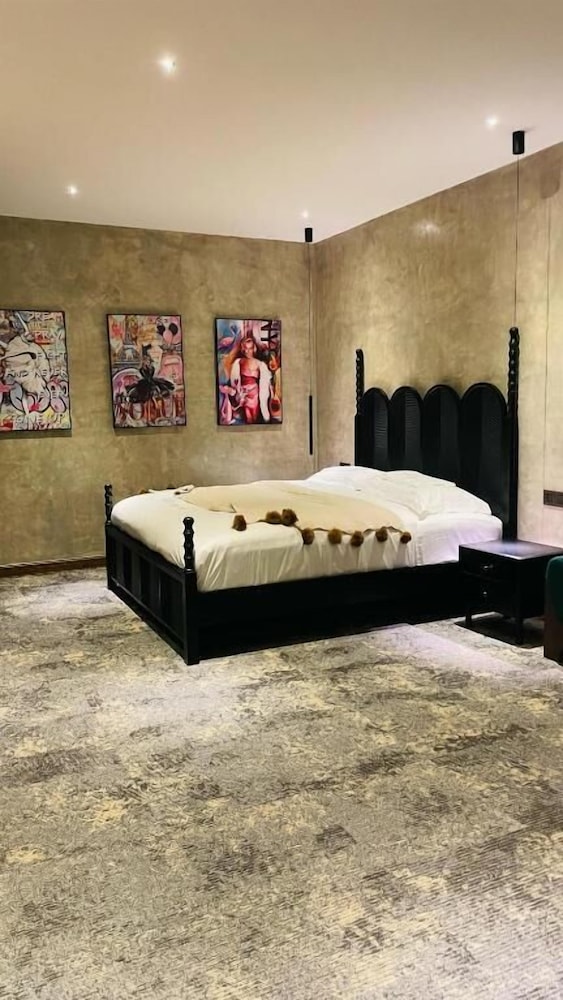 Luxury Room No Window