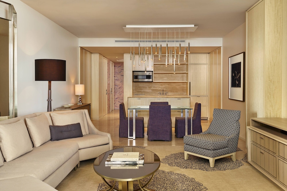 One Bedroom Suite (Non Smoking) photo 2