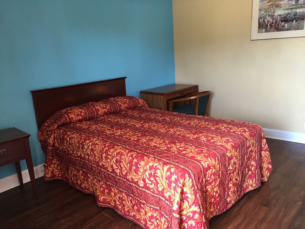 Standard  Room, Smoking, Full bed (No Pets Allowed)