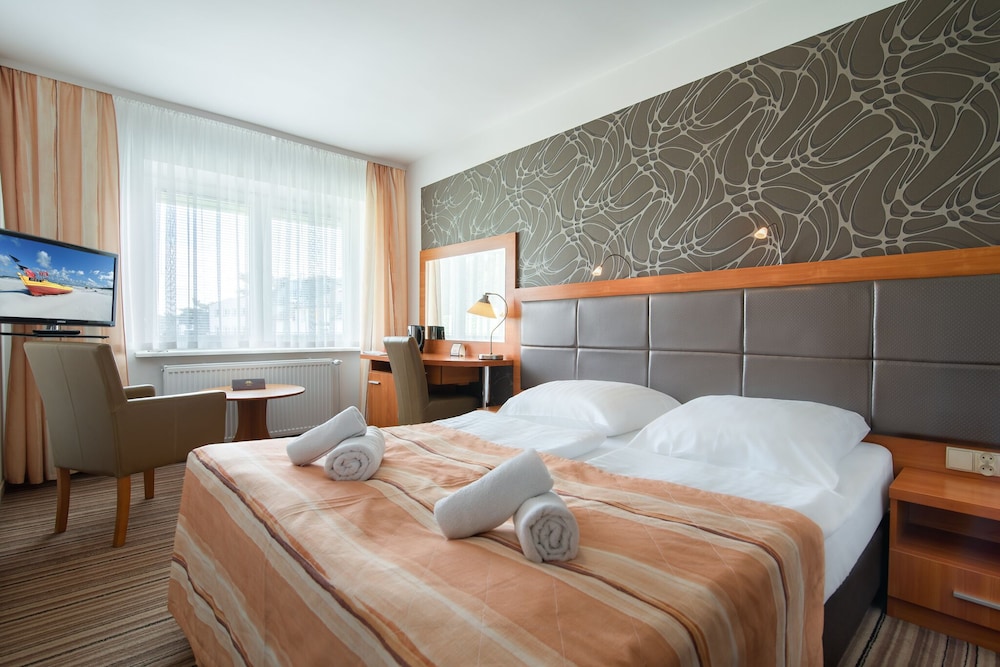 Superior Double or Twin Room photo 3
