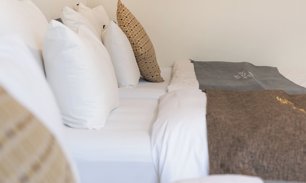 [First Served Deal] Deluxe Family Room - Photo 6