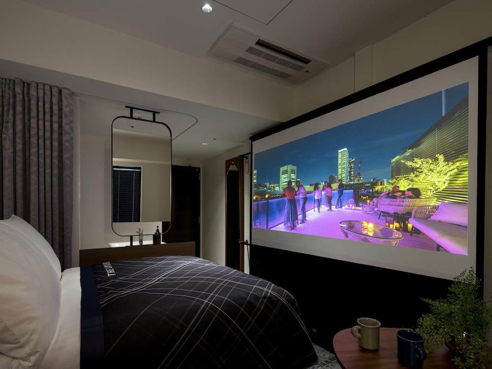 Superior Single Room (Theatre Room with Projector) - Photo 1