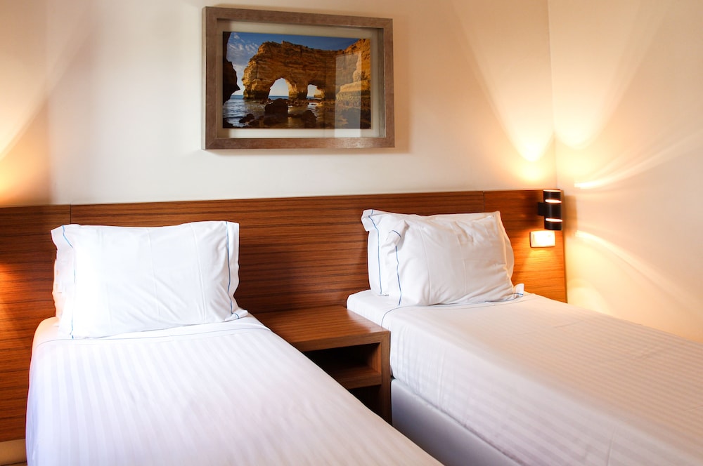 Double Room, River View - Photo 3