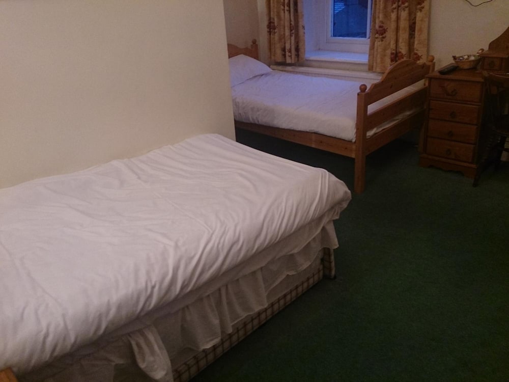 Family Room, Multiple Beds photo 3