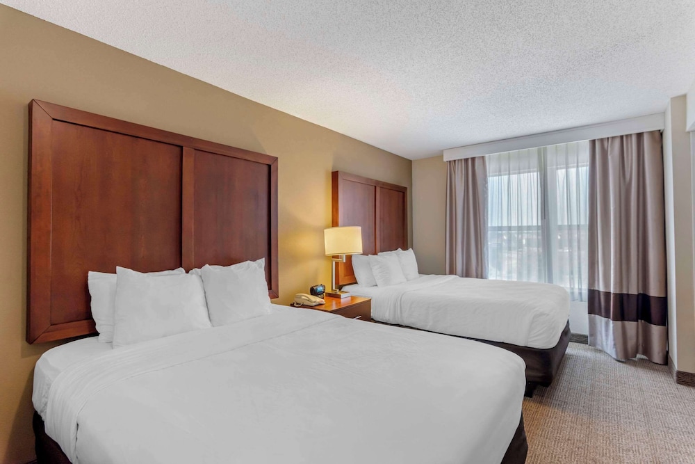 Suite, Multiple Beds, Non Smoking (2 Queen, 2 Person Sofa Bed) - Photo 1