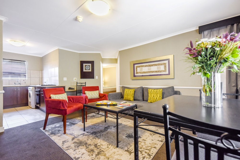 Standard Apartment, 2 Queen Beds - Photo 4