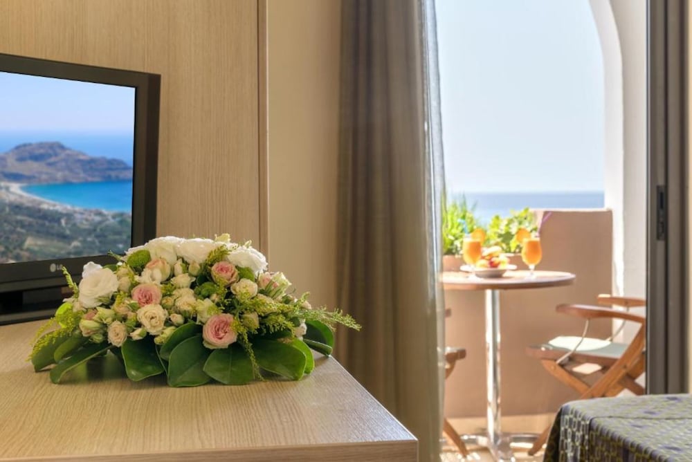 Superior Double or Twin Room, Sea View photo 3