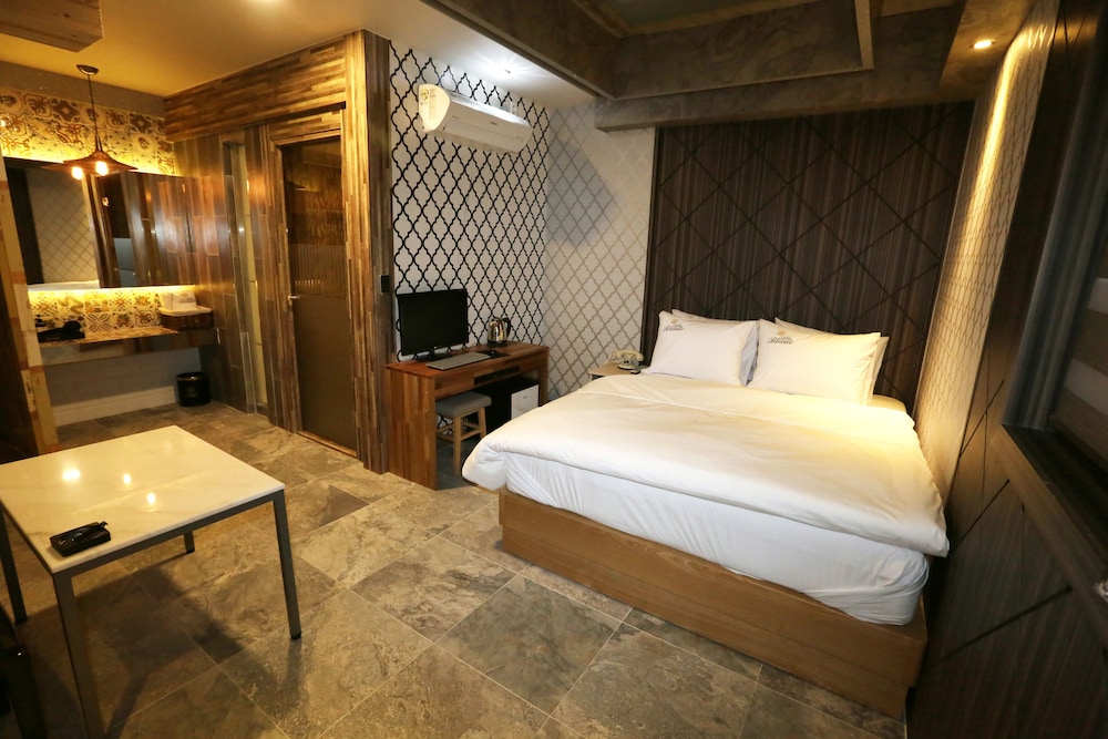 Premium Room (7:00pm Check In On Sat, Sunday) photo 2