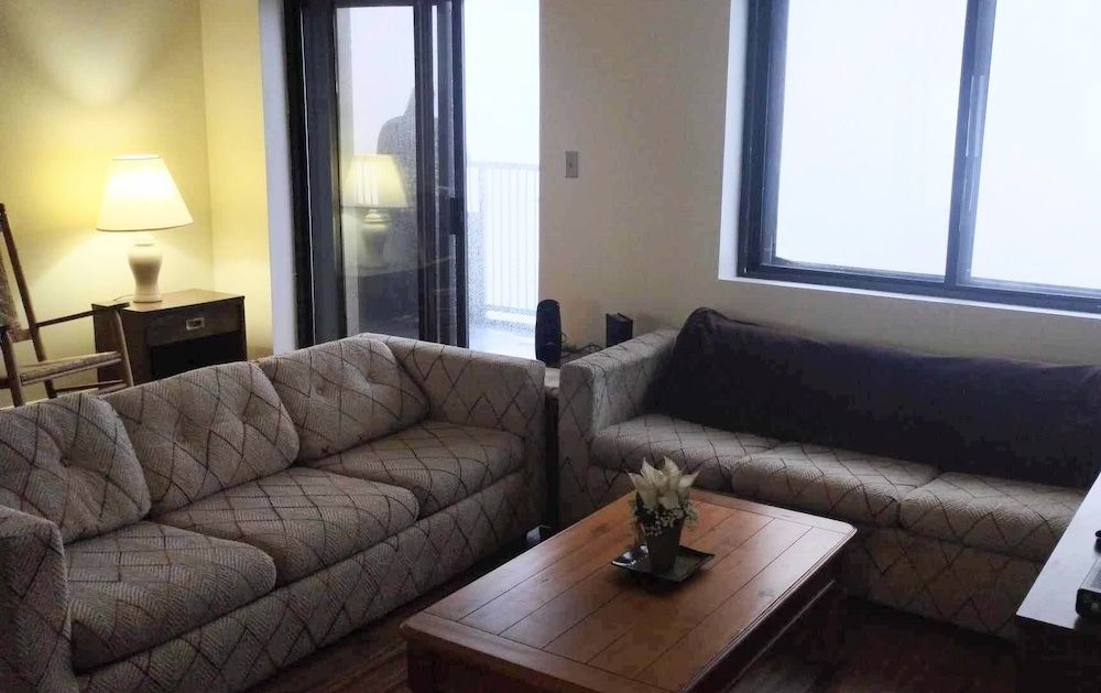 Condo, 2 Bedrooms