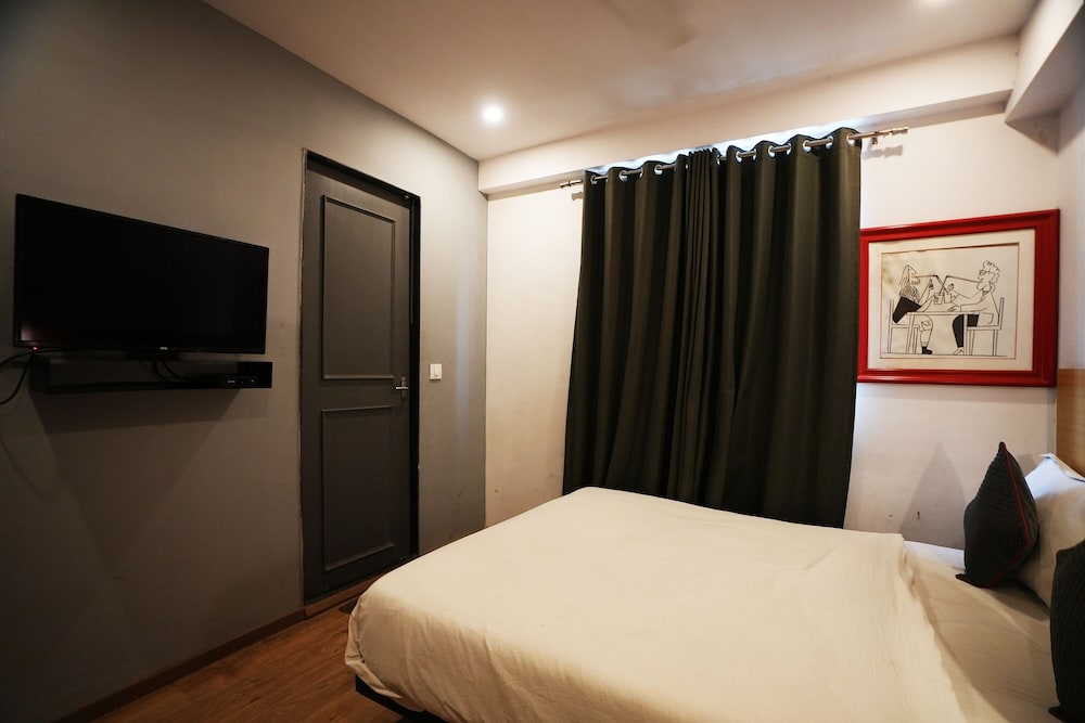 Deluxe Room - Photo 6
