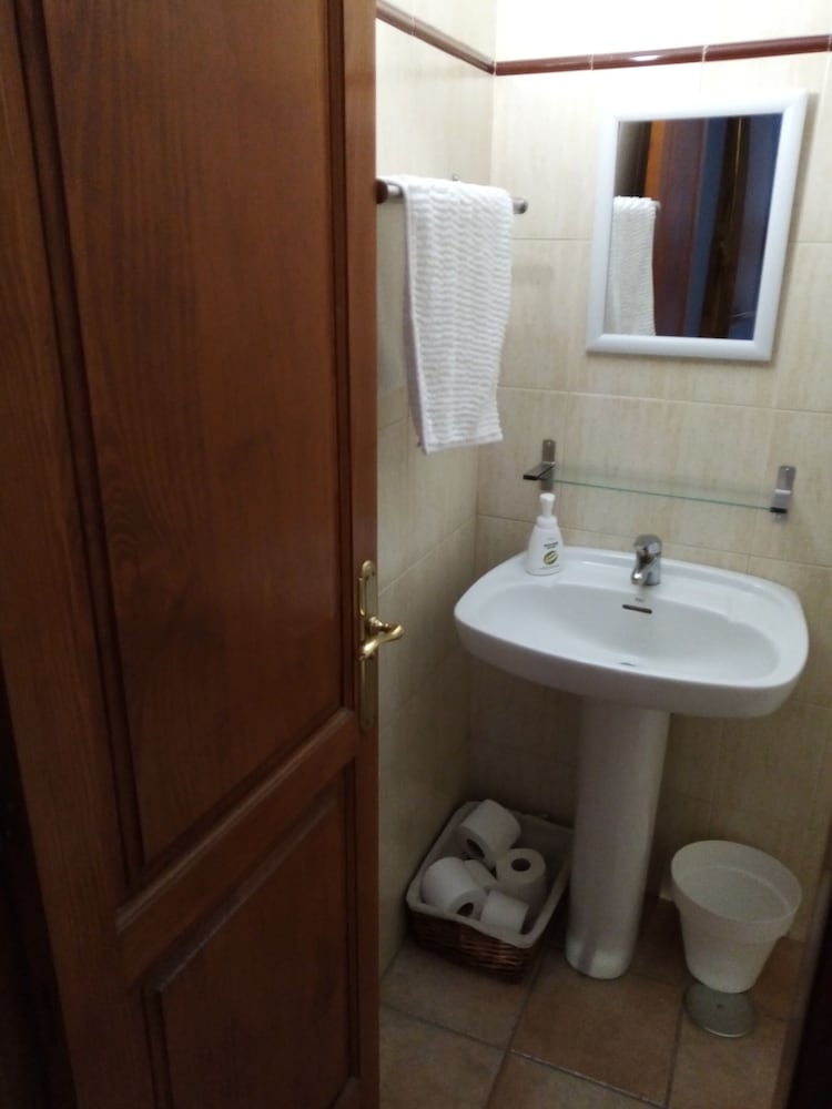 Double Room - Photo 4