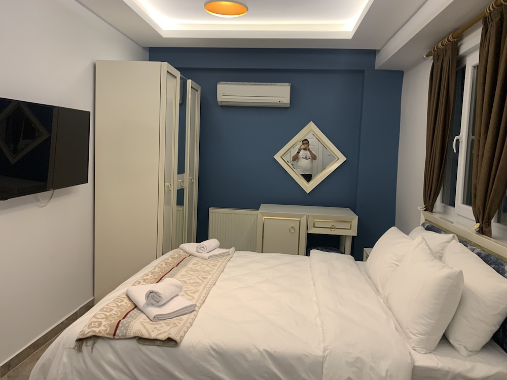 Deluxe Studio Suite photo 2