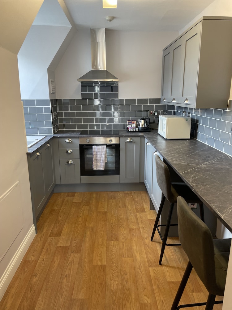 Self contained apartment (No lift access - 40 steps) photo 3