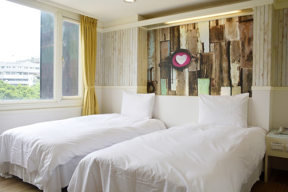 Standard Double Room, 2 Twin Beds, City View