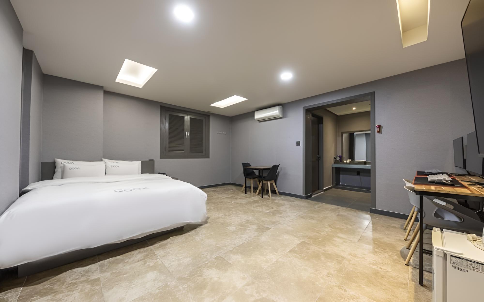 Room (Double PC - High Specifiaction PC (LO) photo 2