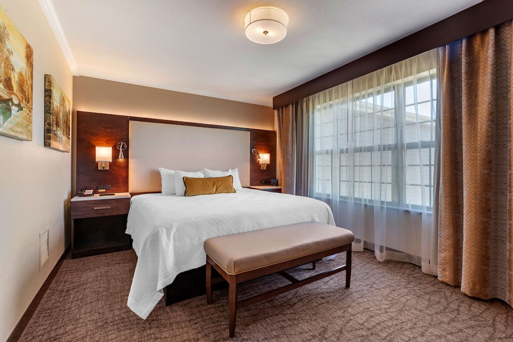 Suite, Multiple Beds, Non Smoking, Refrigerator & Microwave (Living Room;with Sofabed) - Photo 3